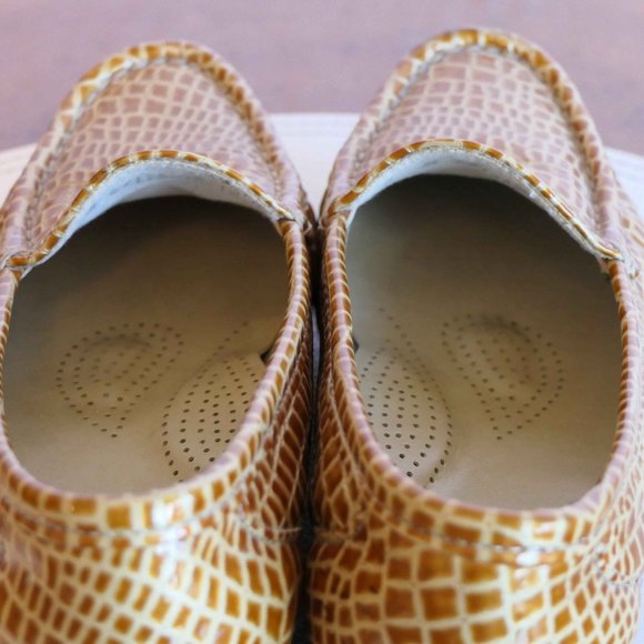 SAS Tripad Comfort Snake Print Loafers Golden Brown Size 5 - Picture 2 of 11